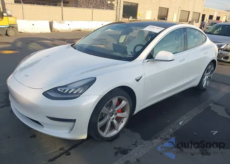 2019 Tesla Model 3 Long Range/Performance z USA, uszkodzony, nr VIN 5YJ3E1EB9KF514626
